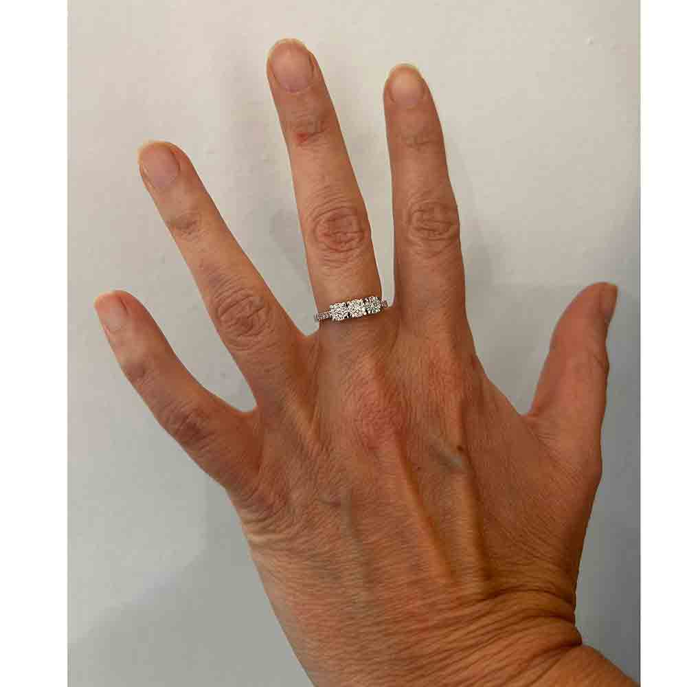 Anello Trilogy Multipietra Oro Bianco con Diamanti Davite & Delucchi