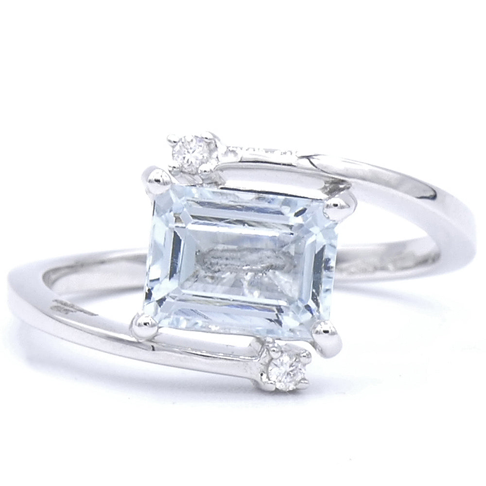 Anello con Pietra Acquamarina Oro Bianco con Diamanti Davite & Delucchi