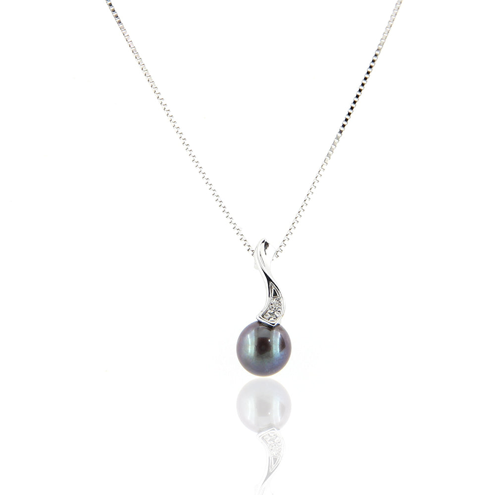 Collana in Oro Bianco con Perla Nera e Diamanti