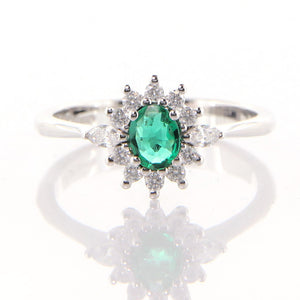 Anello Rosetta in Oro Bianco con Diamanti e Smeraldo Recarlo
