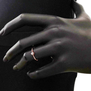 Anello Solitario in Oro Rosa con Diamante Artlinea