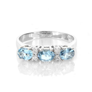 Anello in Oro Bianco con Diamanti e Acquamarina