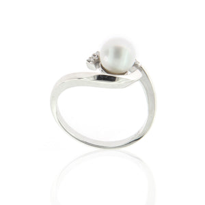 Anello in Oro Bianco con Diamanti e Perla