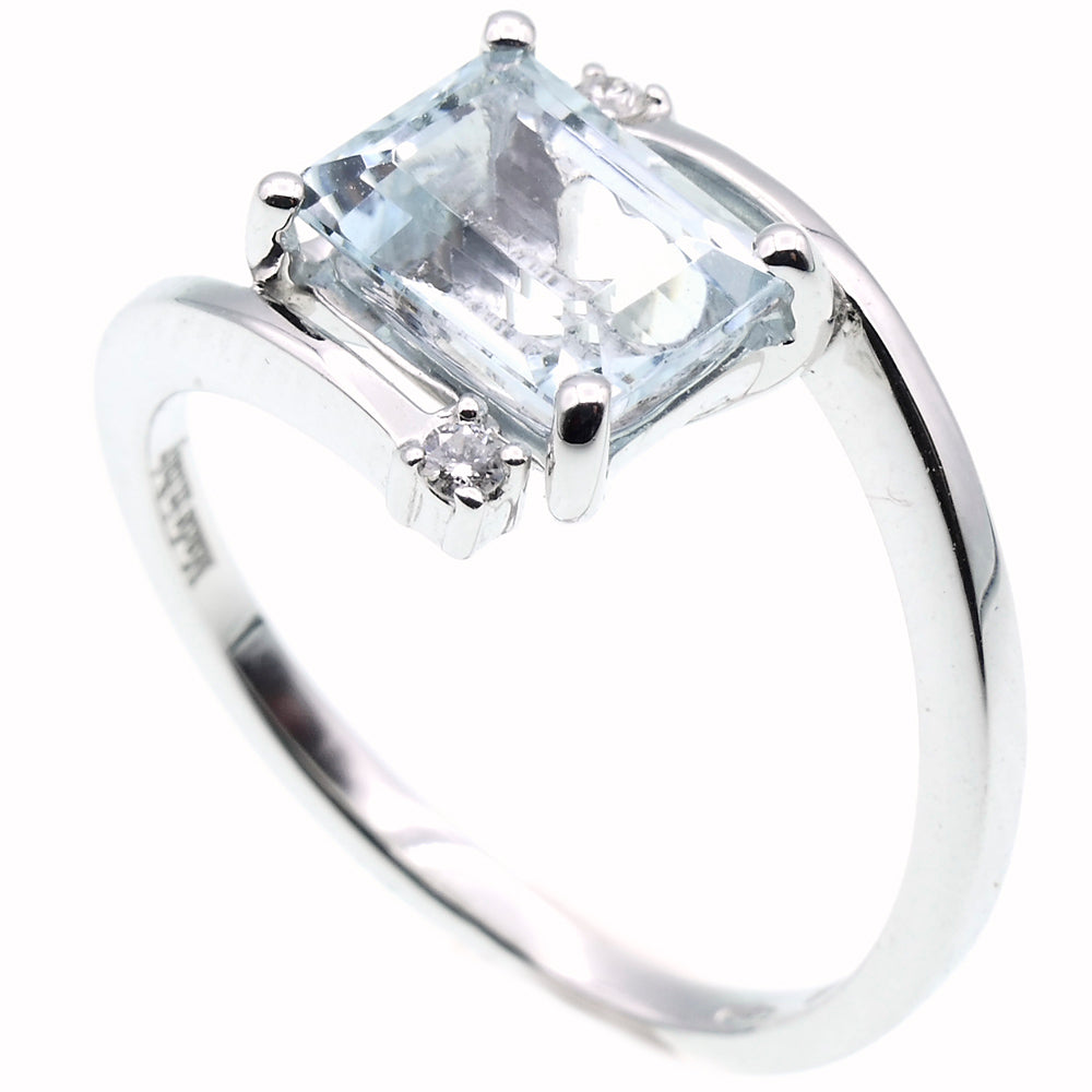 Anello con Pietra Acquamarina Oro Bianco con Diamanti Davite Gioielleria Amadori