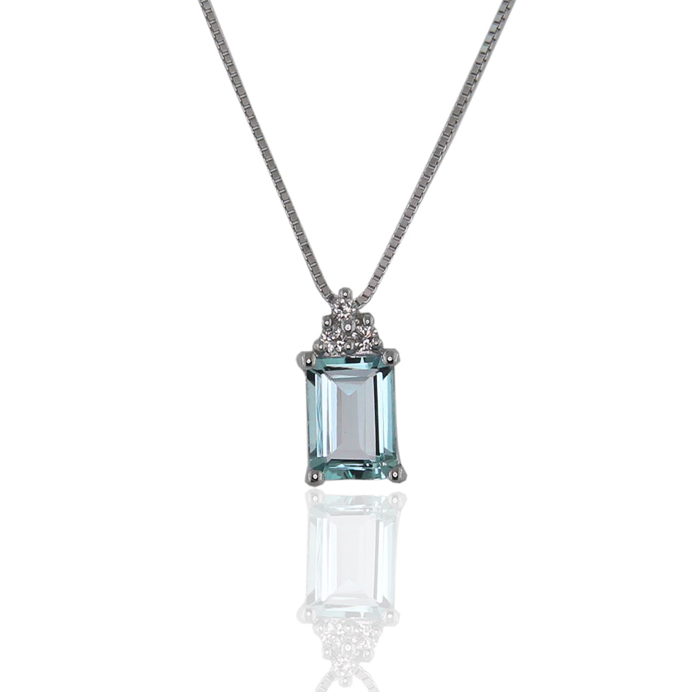 Collana Oro Bianco con Diamanti e Acquamarina taglio Smeraldo